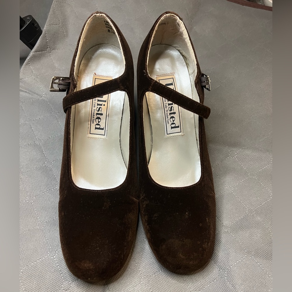 Kenneth Cole Unlisted Mary Reilly II Brown Velvet Mary Janes Size 8.5